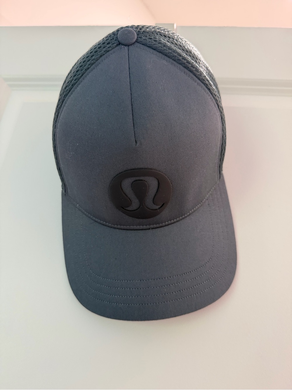 Lululemon trucker hat